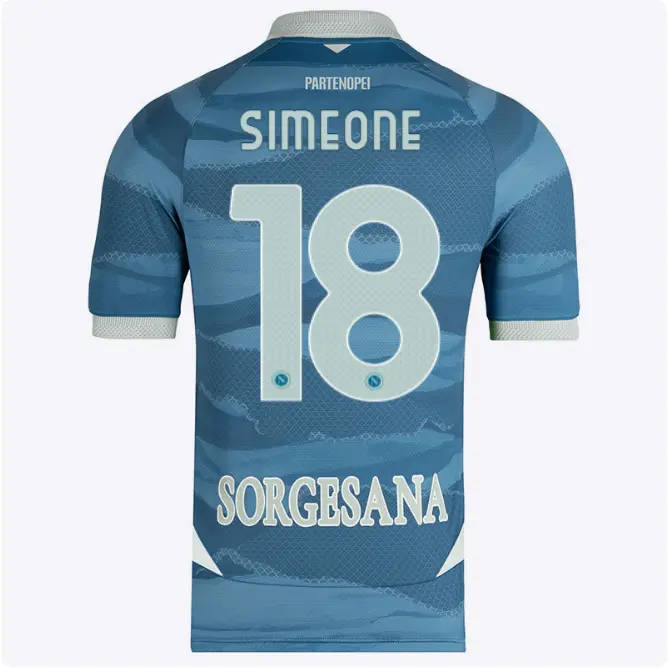 ssc-neapel-partenope-trikot-limited-edition-20242025-18-giovanni-simeone-8050249818067-18 Kategorie | SSC Napoli Trikots für Wahre Fans
